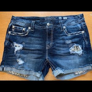 Miss Me Shorts. Size 32.